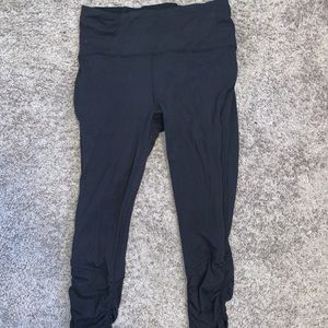 Black Lulu lemon leggings